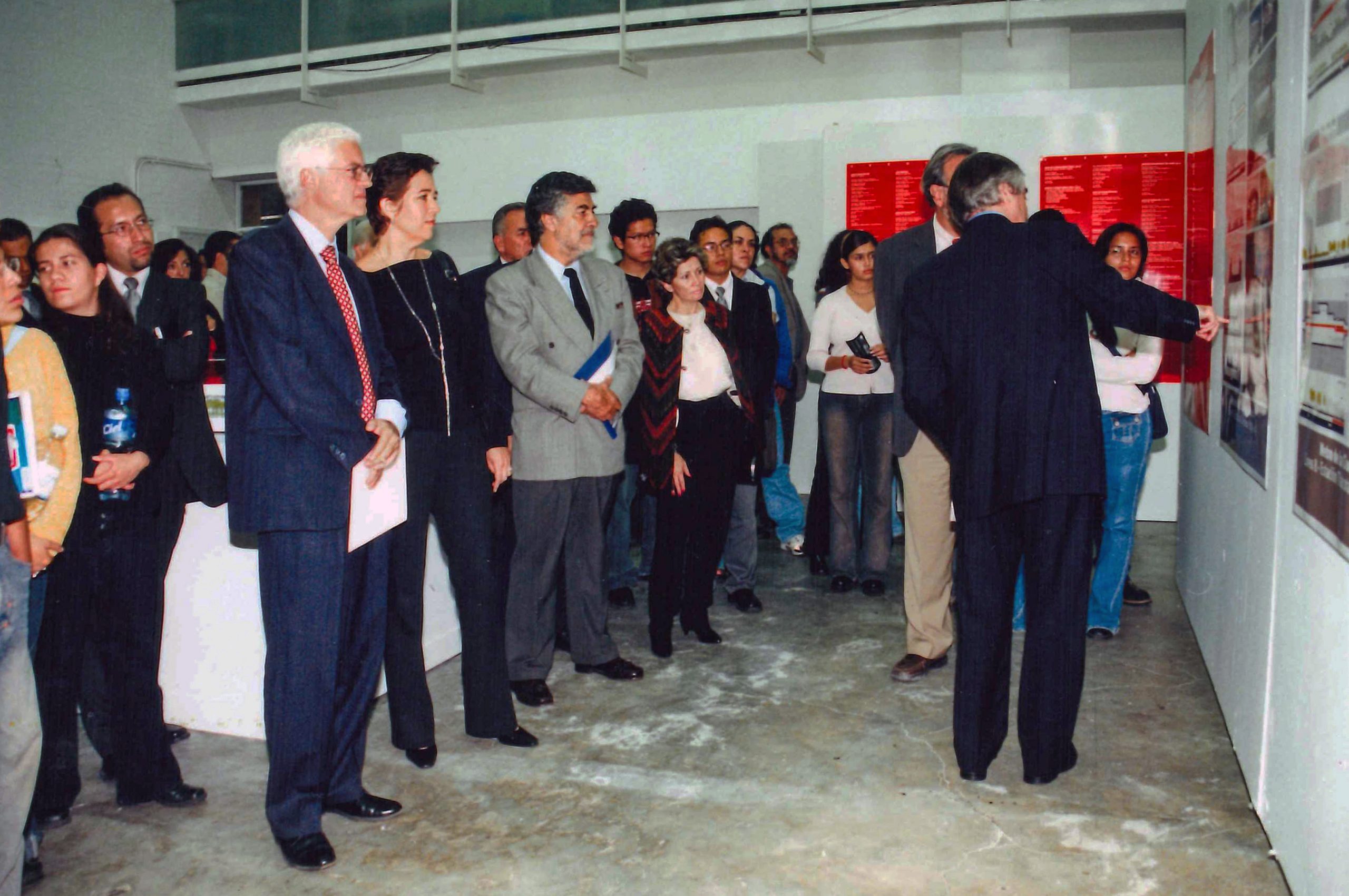 Arq. Aurelio Nuño, Arq. Carlos Mac Gregor, Arq. Clara de Buen. Fotografía: Archivo de la Coordinación de Producción Audiovisual FA 