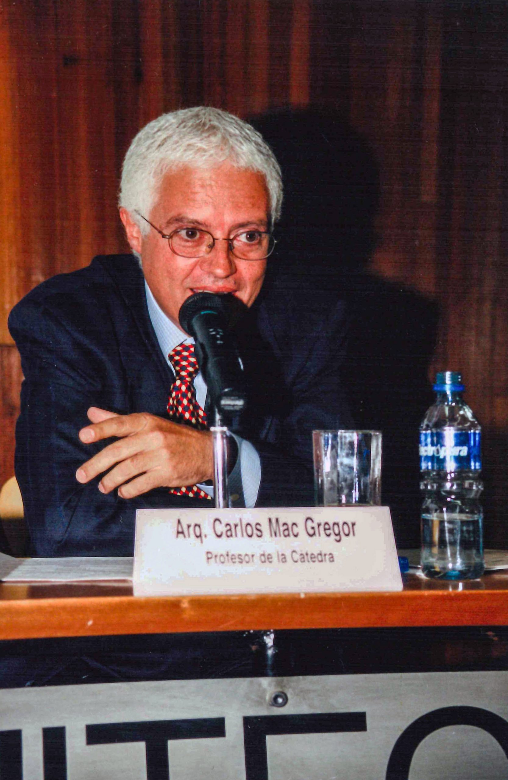  Arq. Carlos Mac Gregor. Fotografía: Archivo de la Coordinación de Producción Audiovisual FA