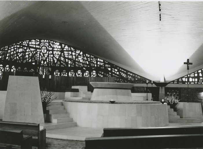 Vista interior de la iglesia terminada. (AGP 67-100, AAM-FA/UNAM)