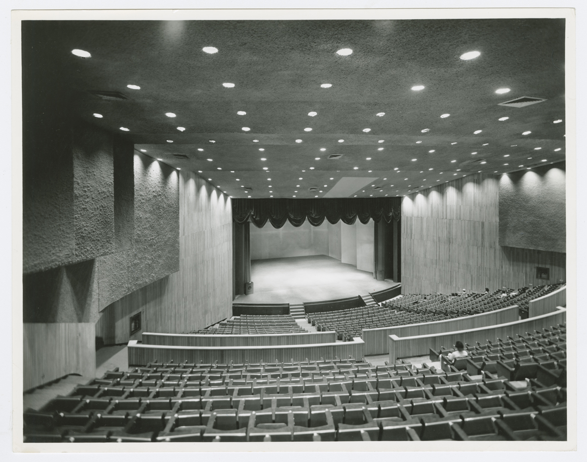 Vista del interior del teatro. (AGP 72-100, AAM-FA/UNAM)