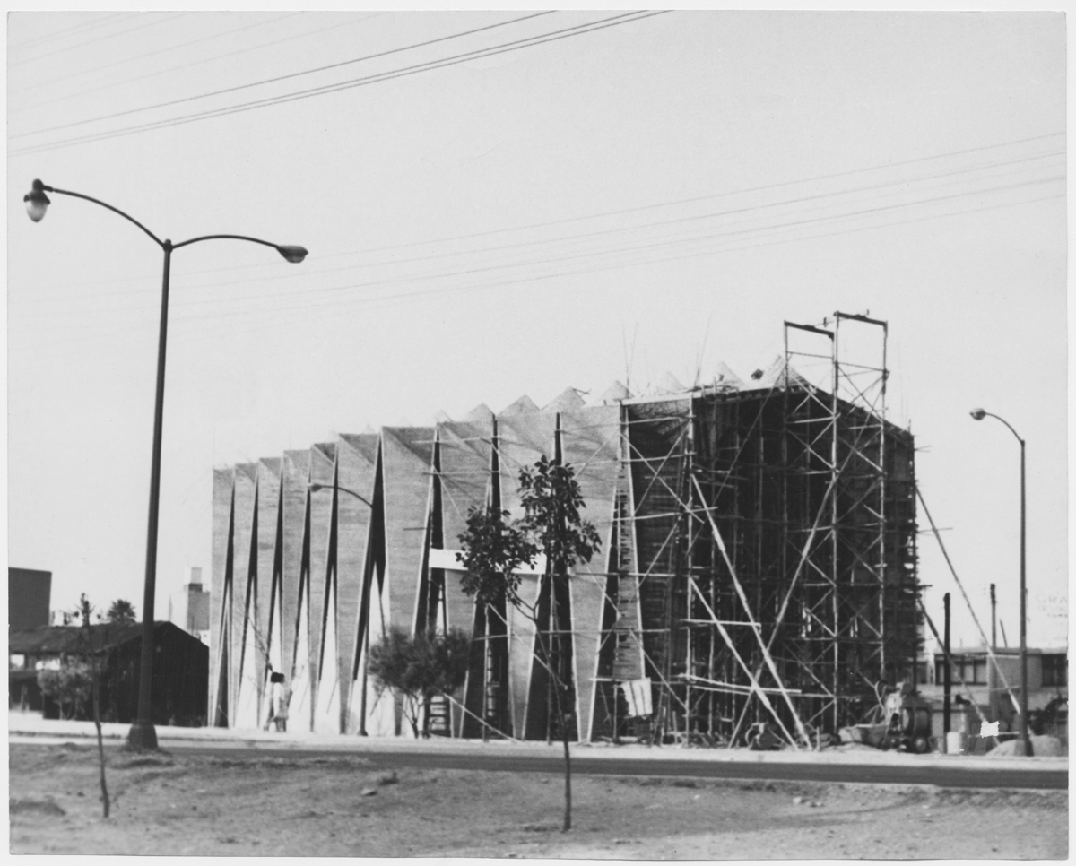 Construcción gradual de los gajos de la nave, con un solo juego de cimbras. (AGP 63-100, AAM-FA/UNAM)