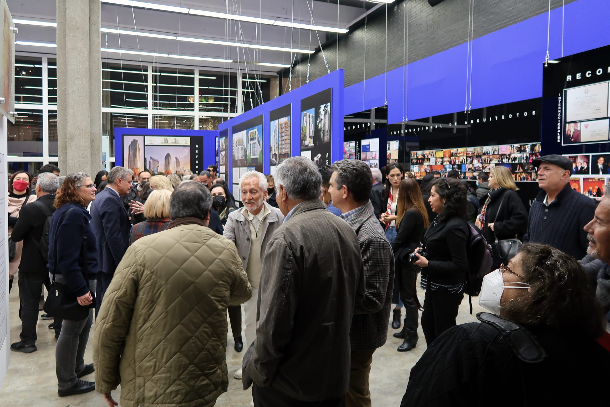 Inauguración de la exposición. Sara Topelson. Arquitectura y vida en la diversidad. Fotografía Difusión Cultural