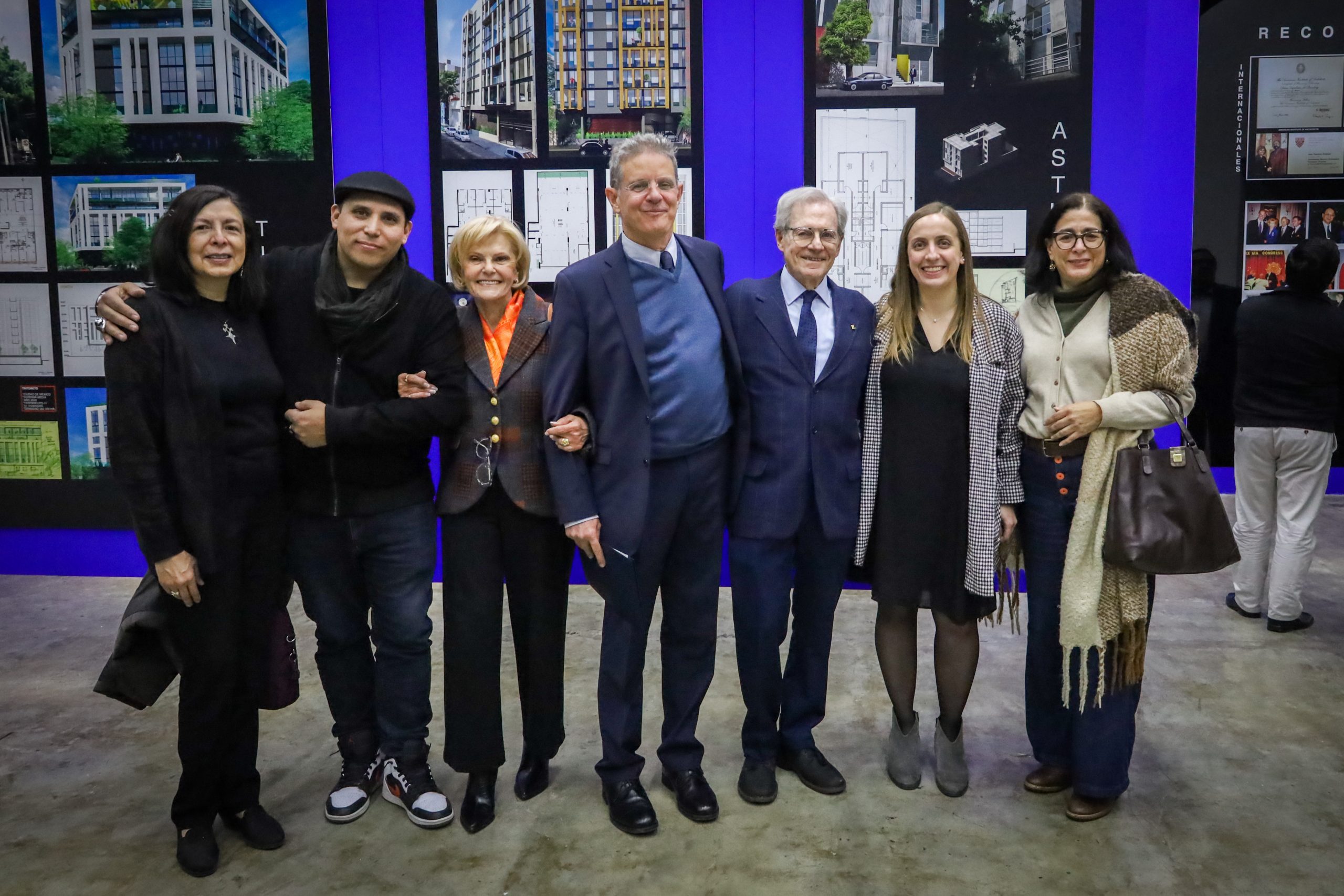 Celia Facio, Fernando Escobedo, Arq. Sara Topelson, Arq. Juan Ignacio del Cueto, Arq. José Grinberg, Carolina Magis y la Arq. Isaura González . Fotografía Difusión Cultural